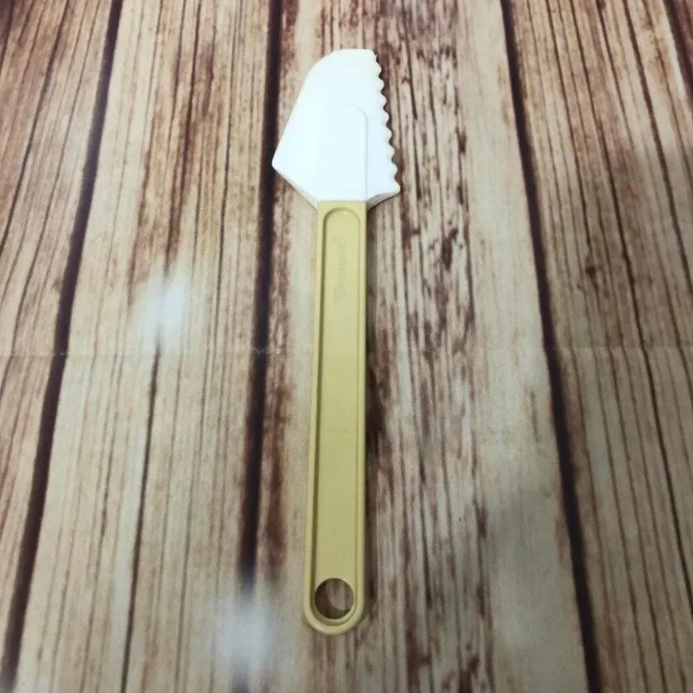 Tupperware Serrated Spreader Spatula Vintage 1775